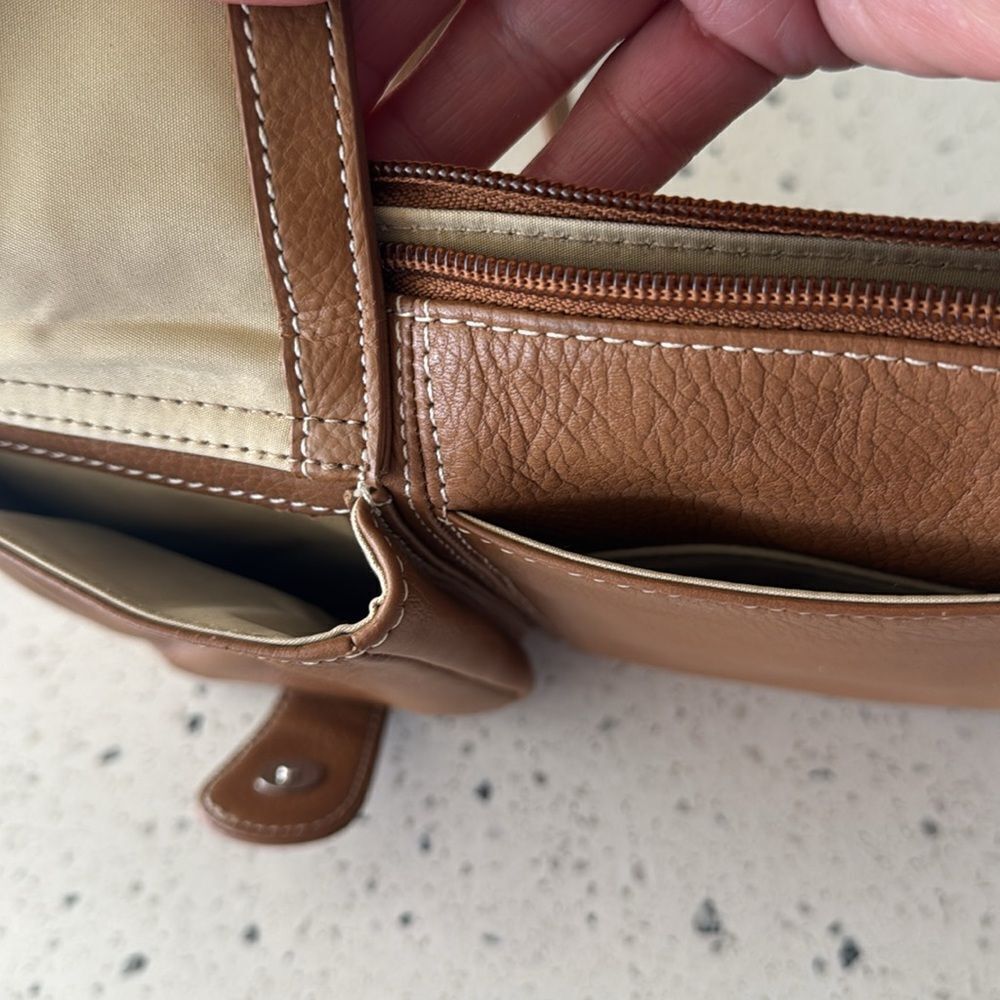 Tignanello Genuine Brown Leather Crossbody Travel Casual Shoulder Bag Versatile - Picture 9 of 13